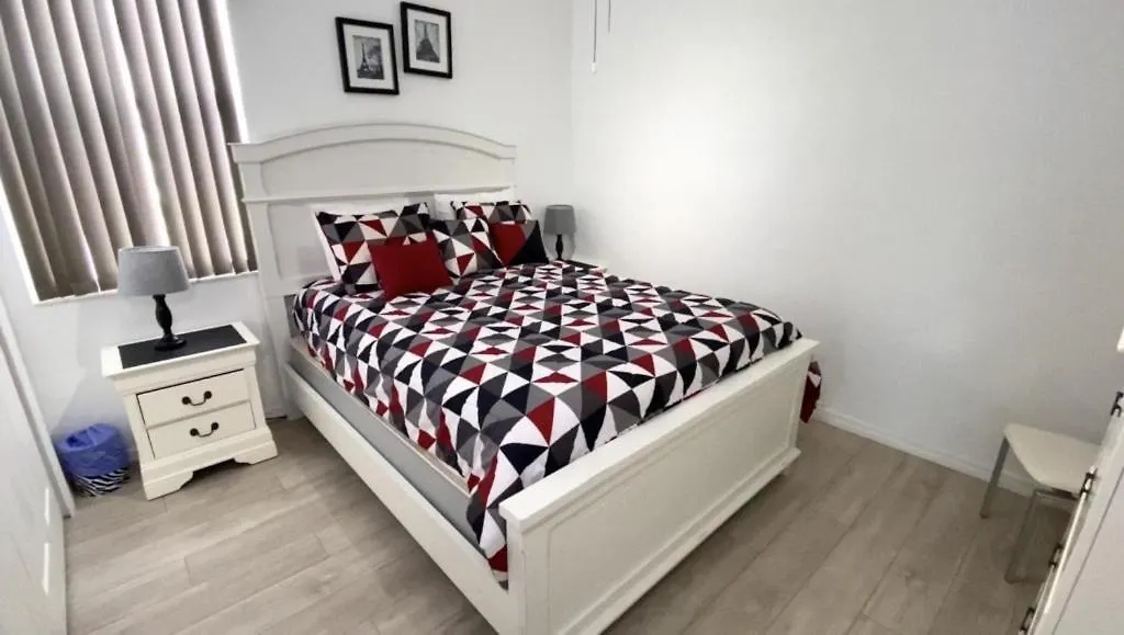 Spacious Modern And Clean Pool Home With Spa Davenport Holiday home